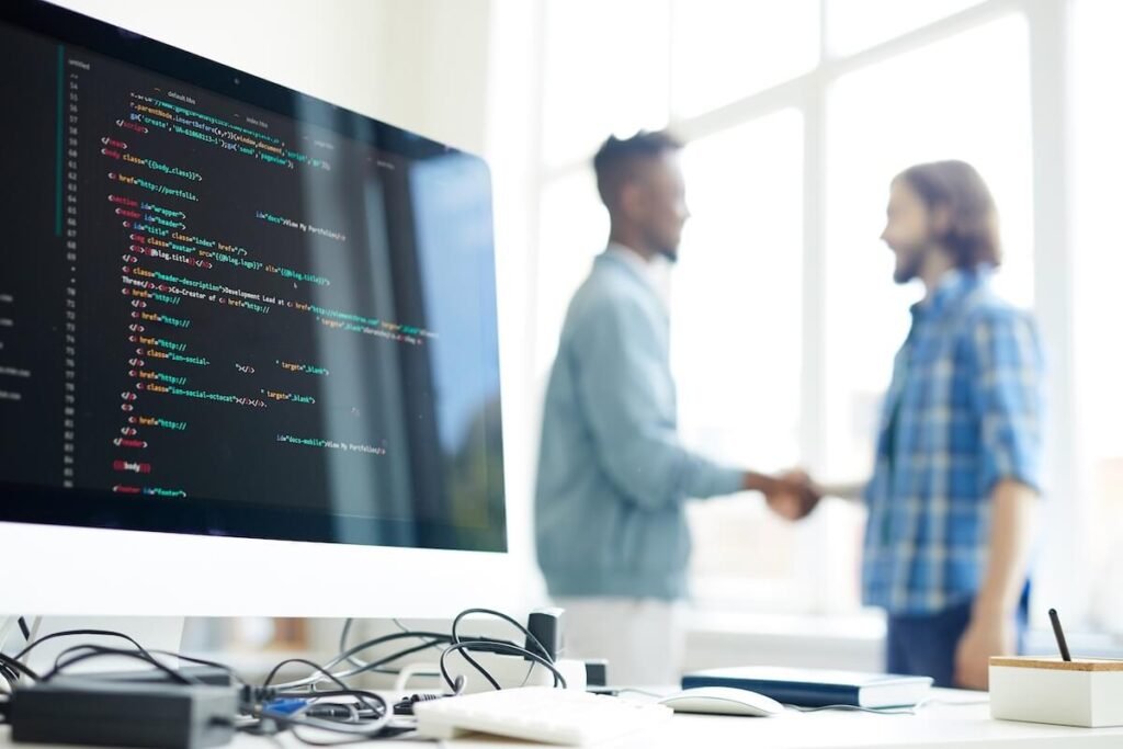 custom software 2 1 Custom Software - rozwiązanie dla Twojego biznesu szyte na miarę